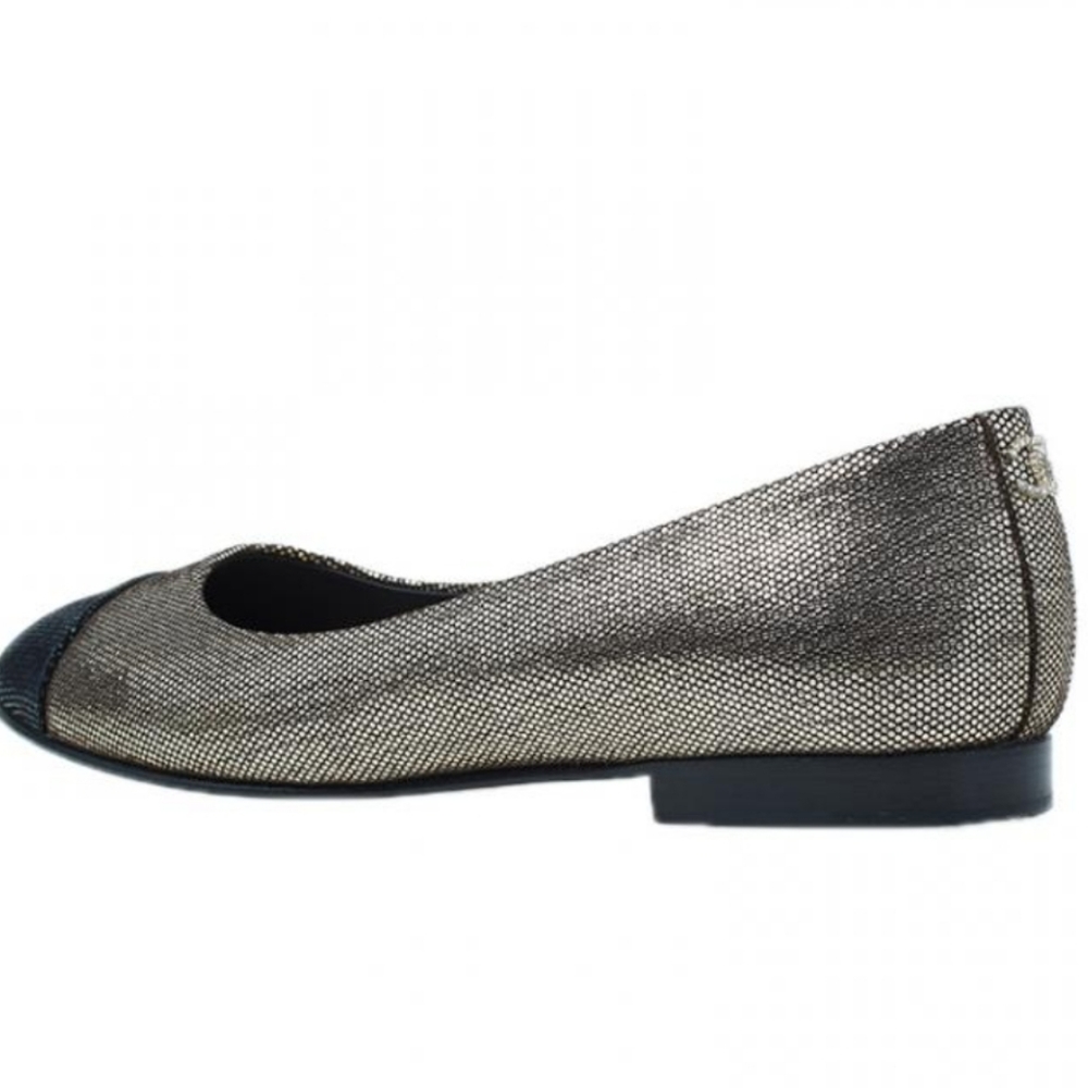 CHANEL metallic fabric classic two tone cap toe CC logo black & gold flats 36.5